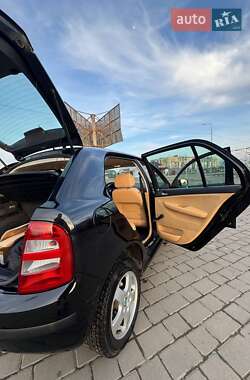 Хетчбек Skoda Fabia 2002 в 