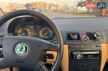 Хетчбек Skoda Fabia 2002 в 