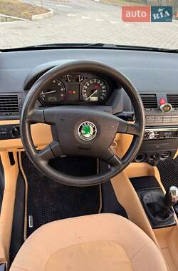 Хетчбек Skoda Fabia 2002 в 