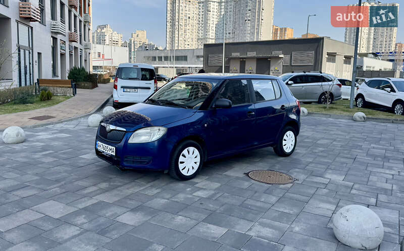 Хэтчбек Skoda Fabia 2009 в 