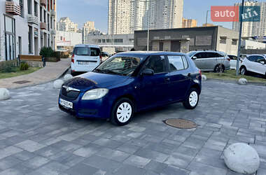 Хэтчбек Skoda Fabia 2009 в 