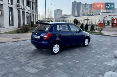 Хэтчбек Skoda Fabia 2009 в 
