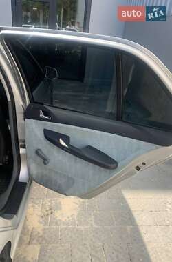 Седан Skoda Fabia 2002 в 
