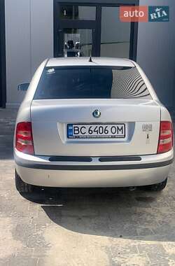 Седан Skoda Fabia 2002 в 