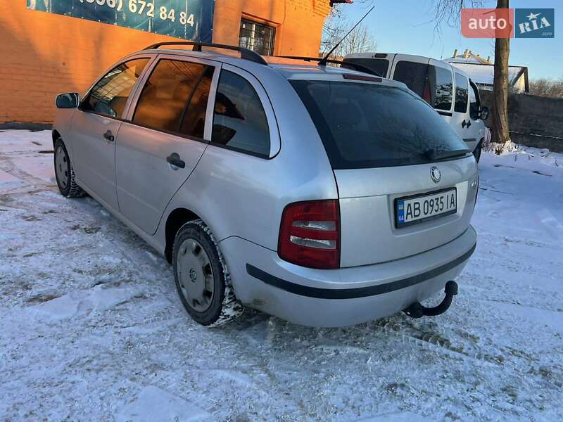 Универсал Skoda Fabia 2004 в Звягеле