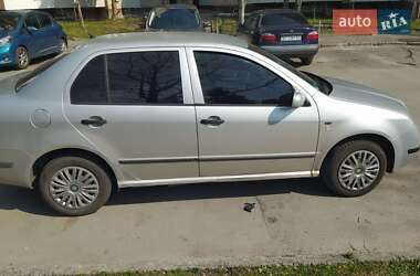 Седан Skoda Fabia 2002 в 