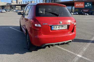 Хэтчбек Skoda Fabia 2010 в 