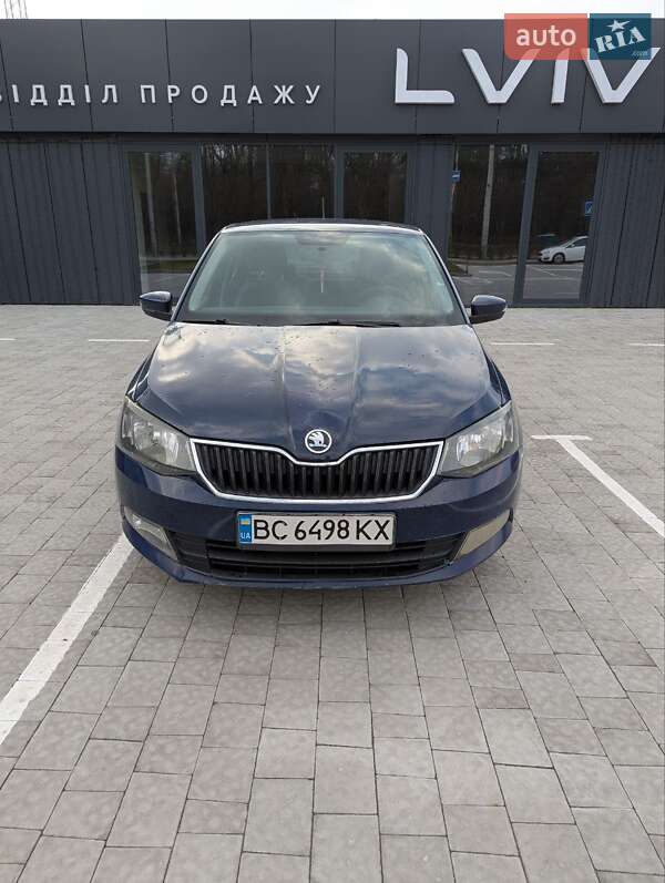 Хэтчбек Skoda Fabia 2016 в 