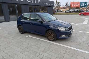 Хэтчбек Skoda Fabia 2016 в 