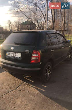 Хэтчбек Skoda Fabia 2003 в 
