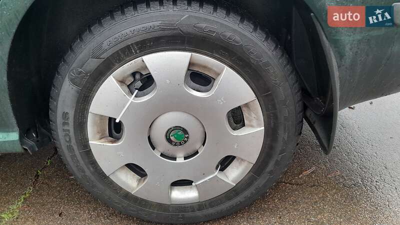 Седан Skoda Fabia 2002 в Рожнятові