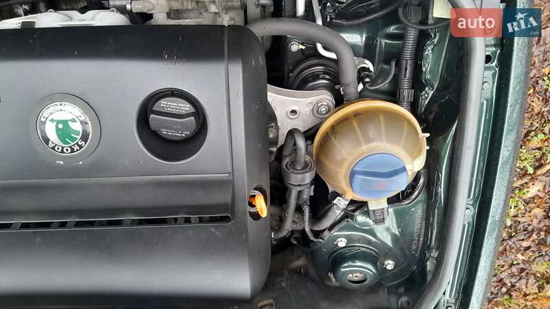 Седан Skoda Fabia 2002 в Рожнятові