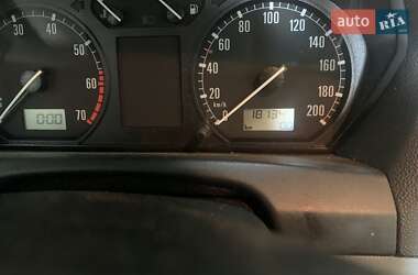Седан Skoda Fabia 2001 в 