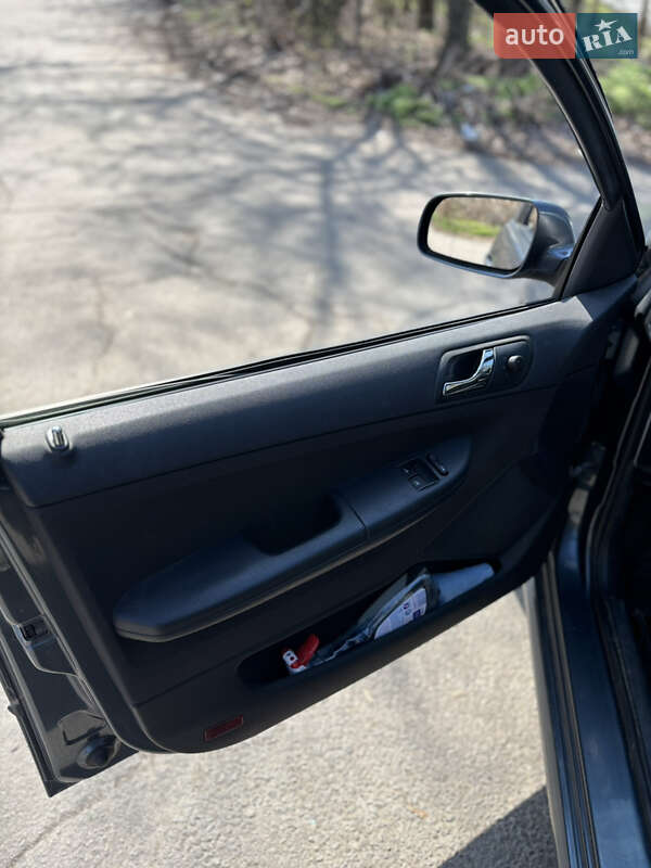 Универсал Skoda Fabia 2004 в Днепре