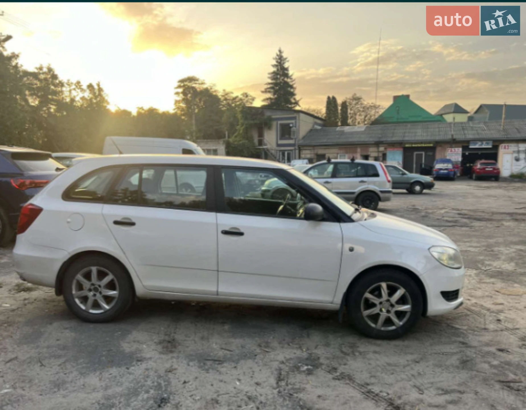 2011 Skoda Fabia - мініатюра 3