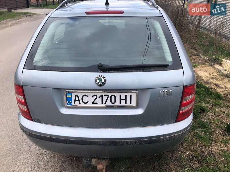 Универсал Skoda Fabia 2004 в Владимире