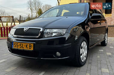 Хэтчбек Skoda Fabia 2006 в 