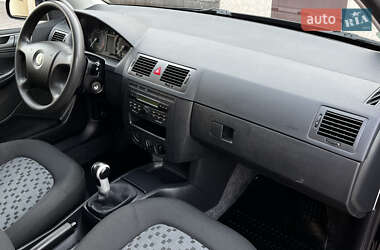 Хэтчбек Skoda Fabia 2006 в 