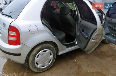 Седан Skoda Fabia 2003 в 