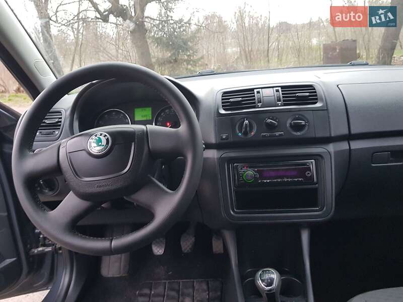 Хетчбек Skoda Fabia 2011 в Києві