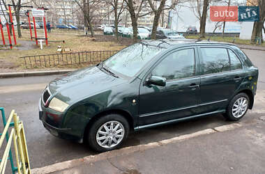 Хетчбек Skoda Fabia 2000 в 