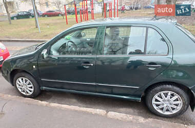 Хетчбек Skoda Fabia 2000 в 