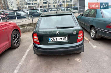 Хетчбек Skoda Fabia 2000 в 