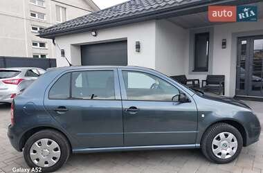 Хэтчбек Skoda Fabia 2005 в 