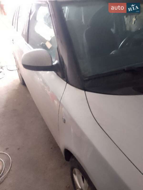 Универсал Skoda Fabia 2010 в Ярмолинцах