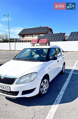 Хэтчбек Skoda Fabia 2012 в 