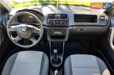 Хэтчбек Skoda Fabia 2012 в 