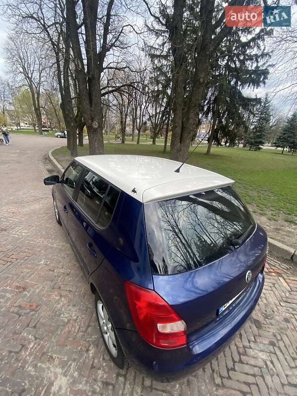 Хэтчбек Skoda Fabia 2010 в Конотопе