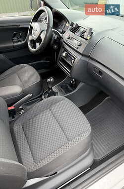 Хэтчбек Skoda Fabia 2011 в 