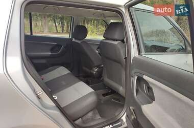 Хэтчбек Skoda Fabia 2010 в 