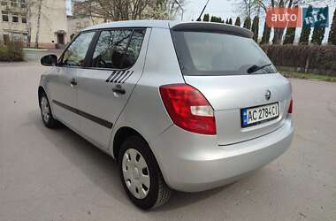 Хэтчбек Skoda Fabia 2010 в 