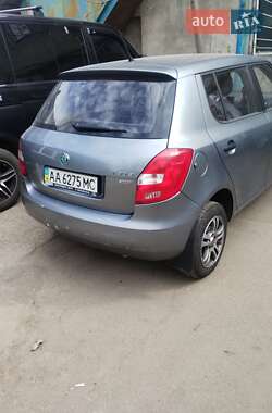 Хэтчбек Skoda Fabia 2012 в 