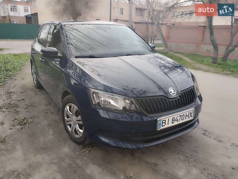 Хэтчбек Skoda Fabia 2015 в 