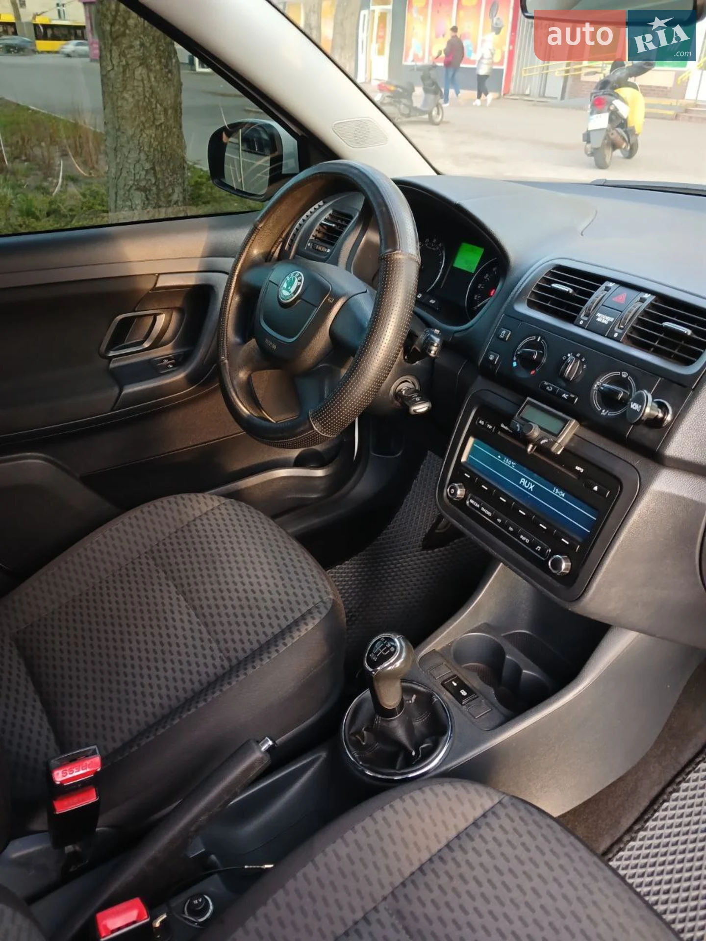 2012 Skoda Fabia - мініатюра 9