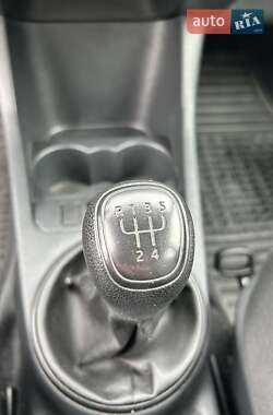Хэтчбек Skoda Fabia 2013 в 