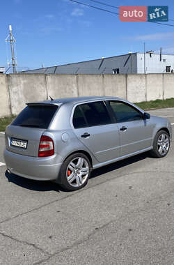 Хэтчбек Skoda Fabia 2005 в 