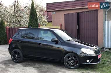 Хэтчбек Skoda Fabia 2011 в 