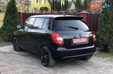 Хэтчбек Skoda Fabia 2011 в 