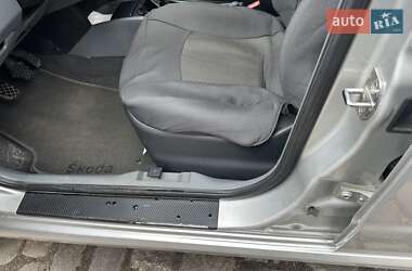 Хэтчбек Skoda Fabia 2002 в 