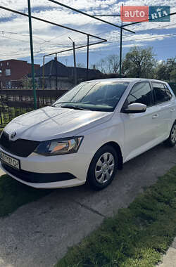 Хэтчбек Skoda Fabia 2015 в 