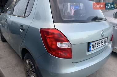 Хэтчбек Skoda Fabia 2012 в 