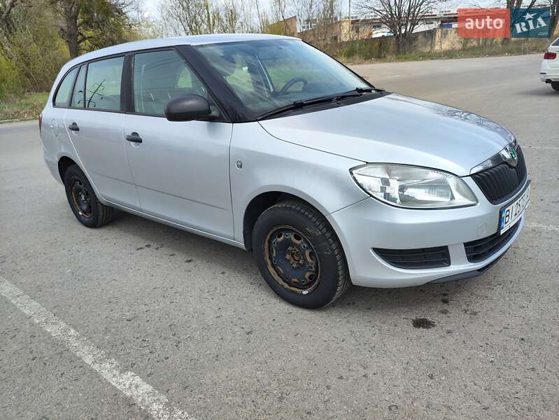 Універсал Skoda Fabia 2011 в Полтаві
