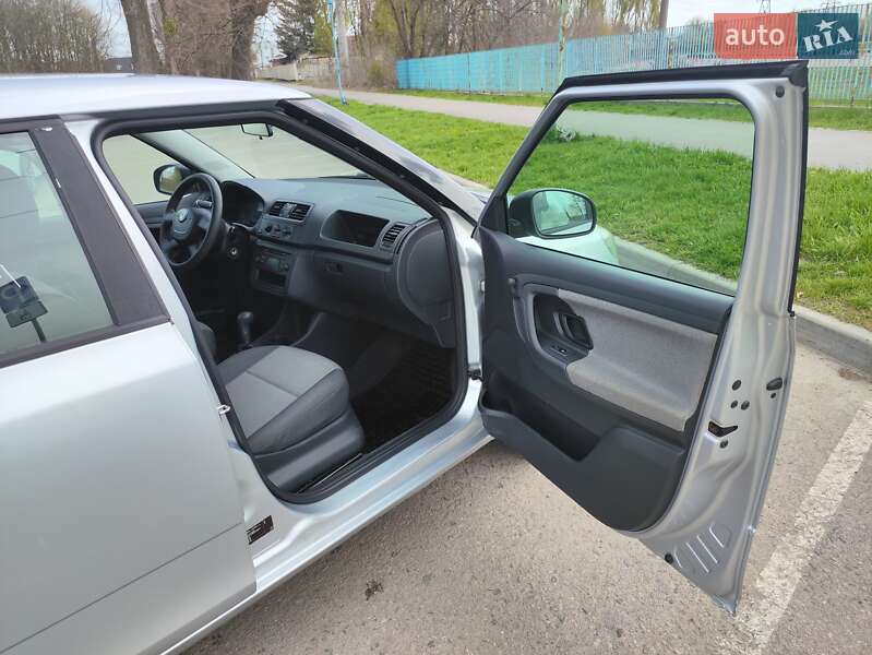 Універсал Skoda Fabia 2011 в Полтаві