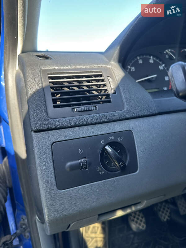 Універсал Skoda Fabia 2002 в Старій Синяві