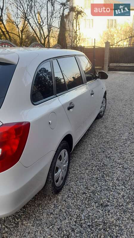 Універсал Skoda Fabia 2011 в Івано-Франківську