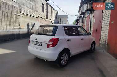 Хэтчбек Skoda Fabia 2011 в 